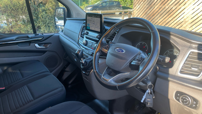 Ford Transit Custom 300 L2 Diesel Fwd 2.0 EcoBlue 130ps Low Roof Limited Van